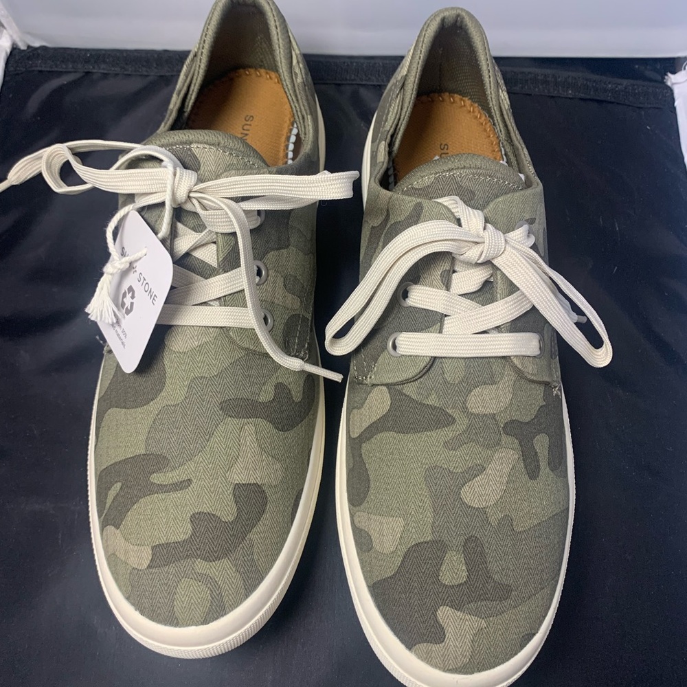 Sun + Stone Kiva Green Camo Sneakers Men’s Size 10‎ New in Box